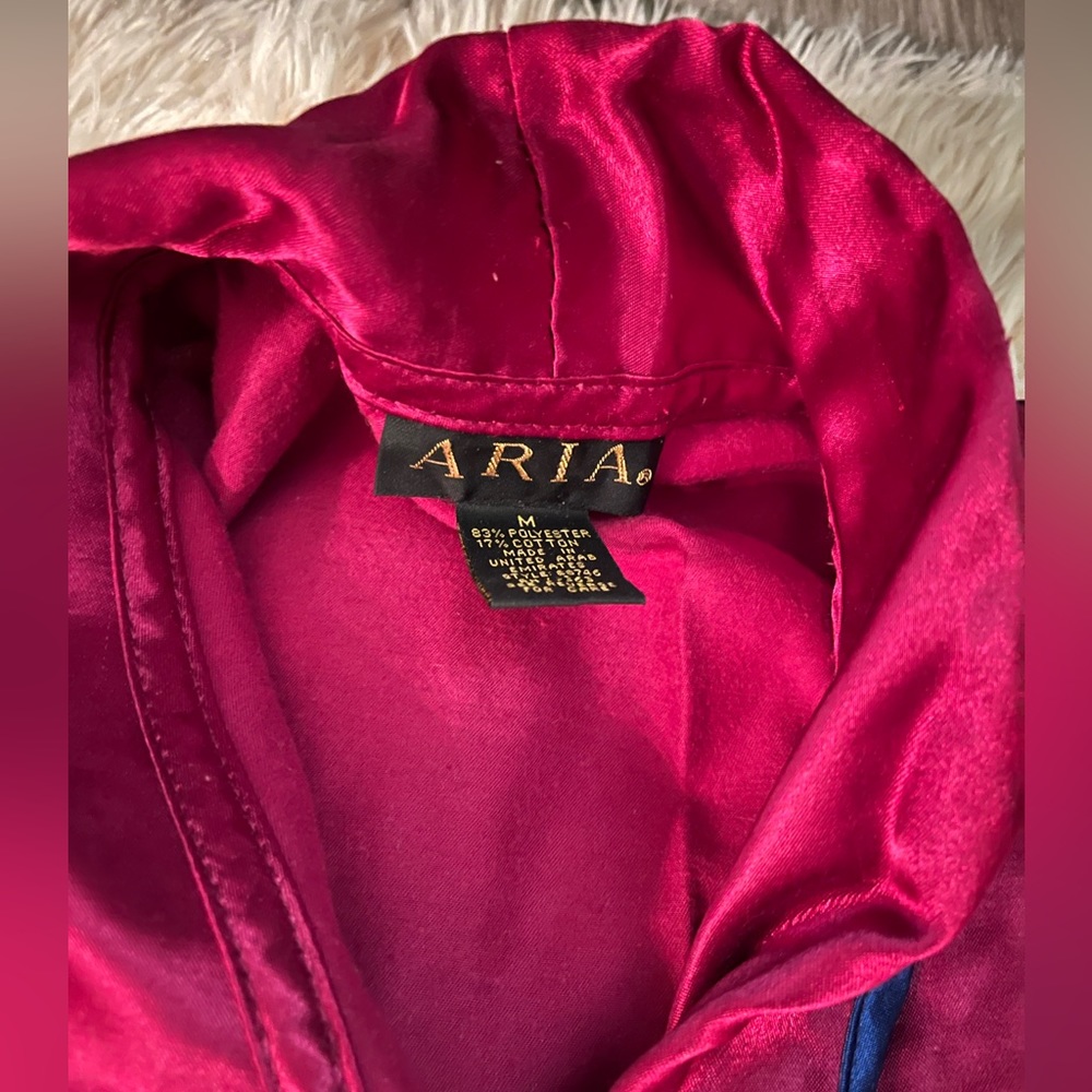 NEW robe - Picture 2 of 2